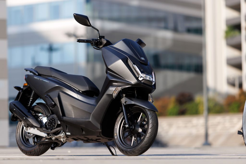 12_kymco-sky-town_black-1024x683-1